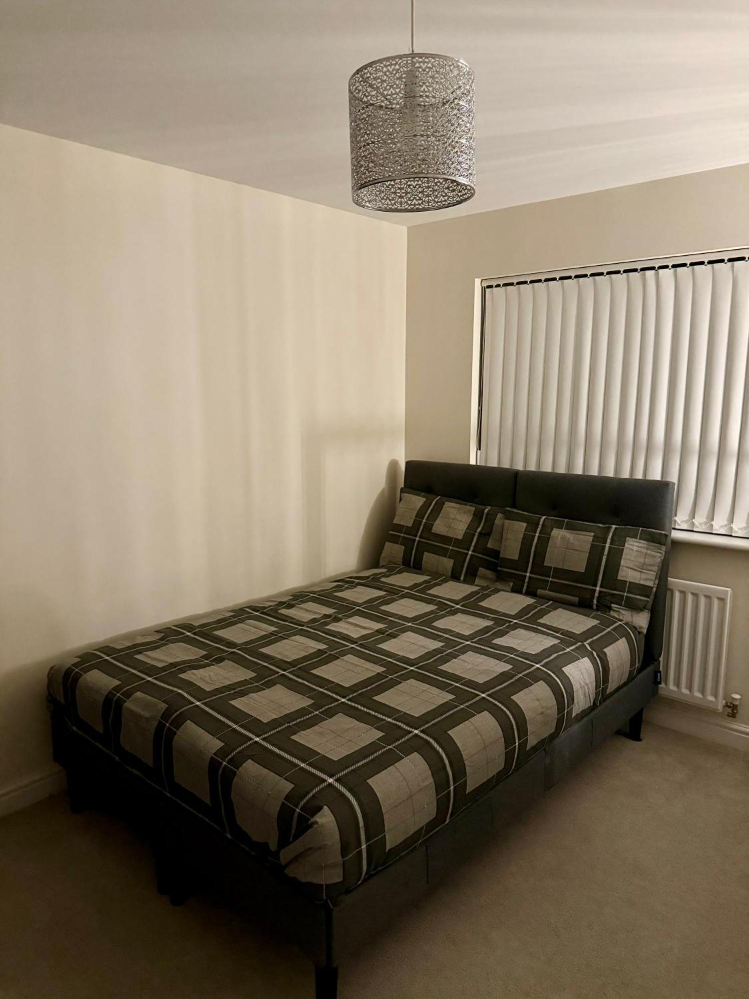 Large Double Room & Private Ensuite Bathroom, Badbury Park, Swindon, Near Great Western Hospital Exterior photo